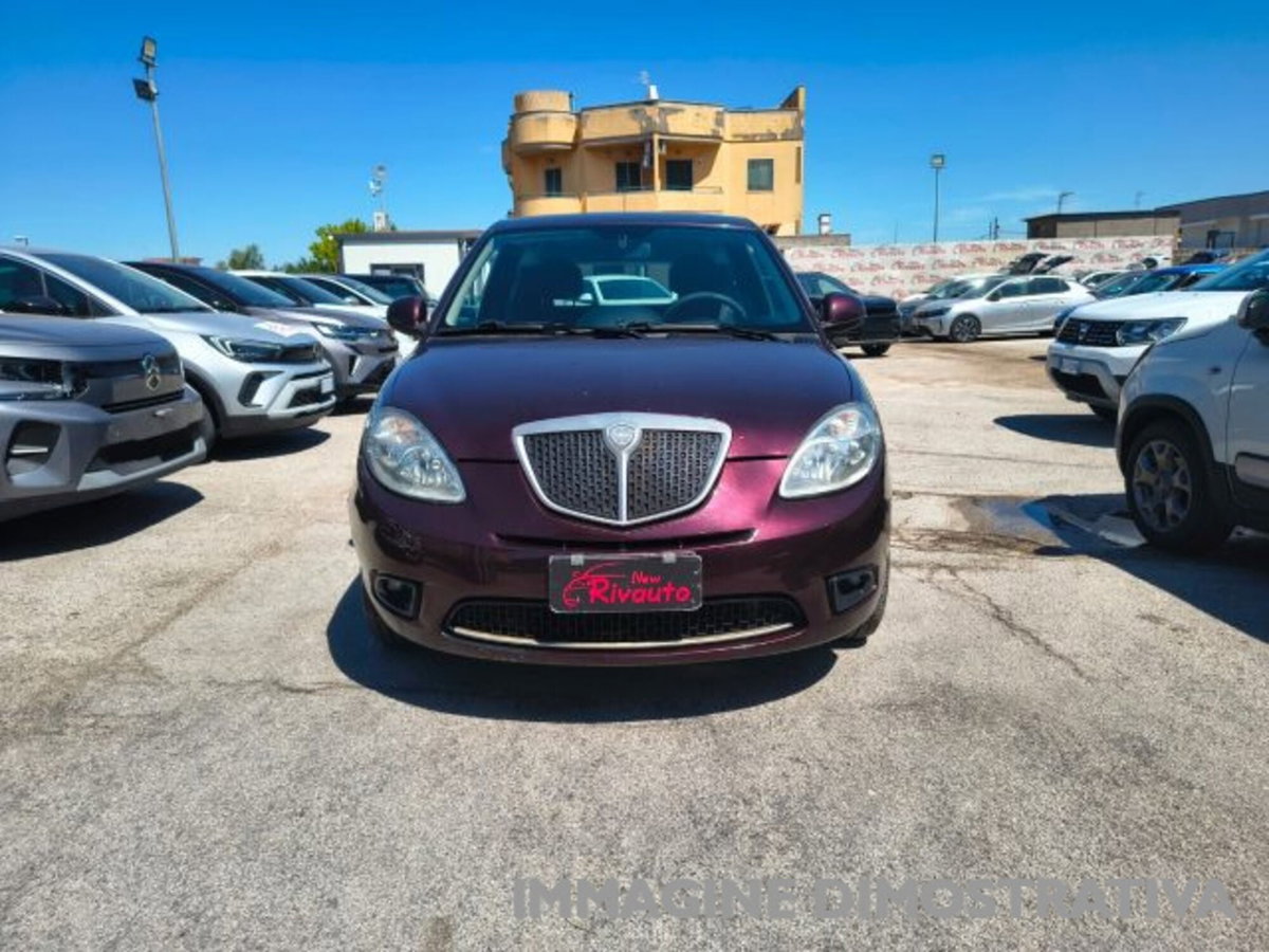 Lancia Ypsilon 1.4 Argento Ecochic GPL