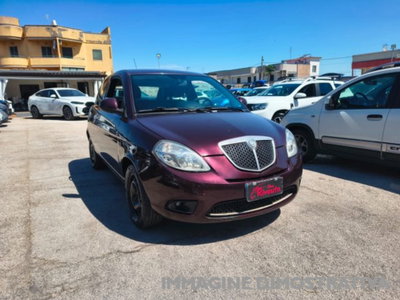 Lancia Ypsilon 1.4 Argento Ecochic GPL (2)