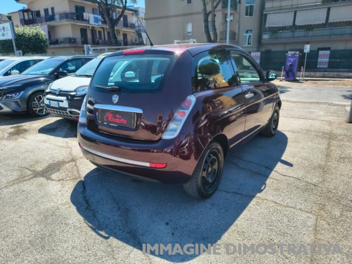 Lancia Ypsilon 1.4 Argento Ecochic GPL (5)