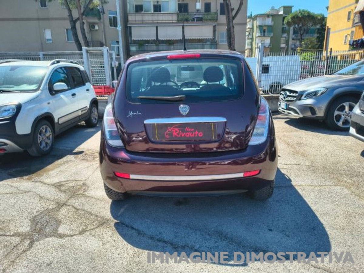 Lancia Ypsilon 1.4 Argento Ecochic GPL (8)
