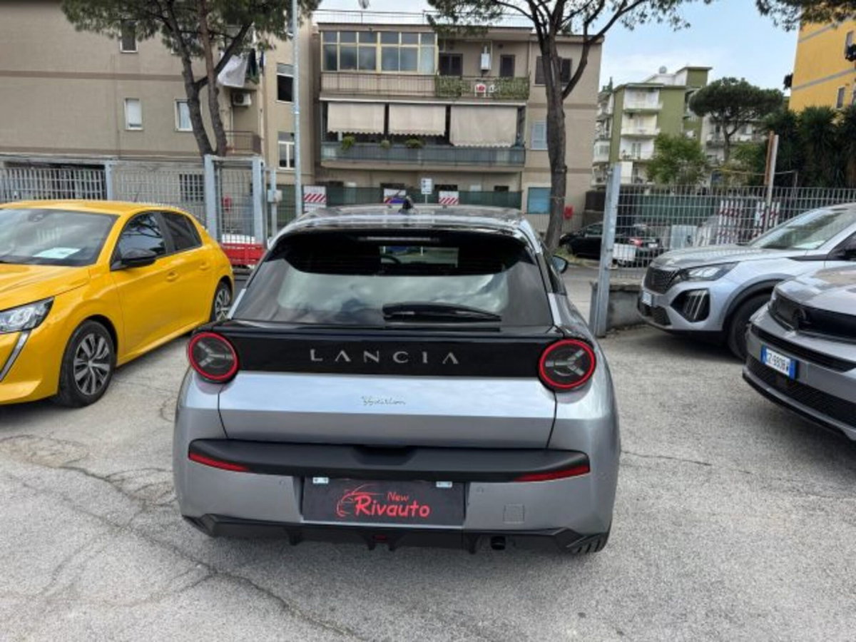 Lancia Ypsilon 1.2 mhev Edizione Limitata Cassina e-dct (10)