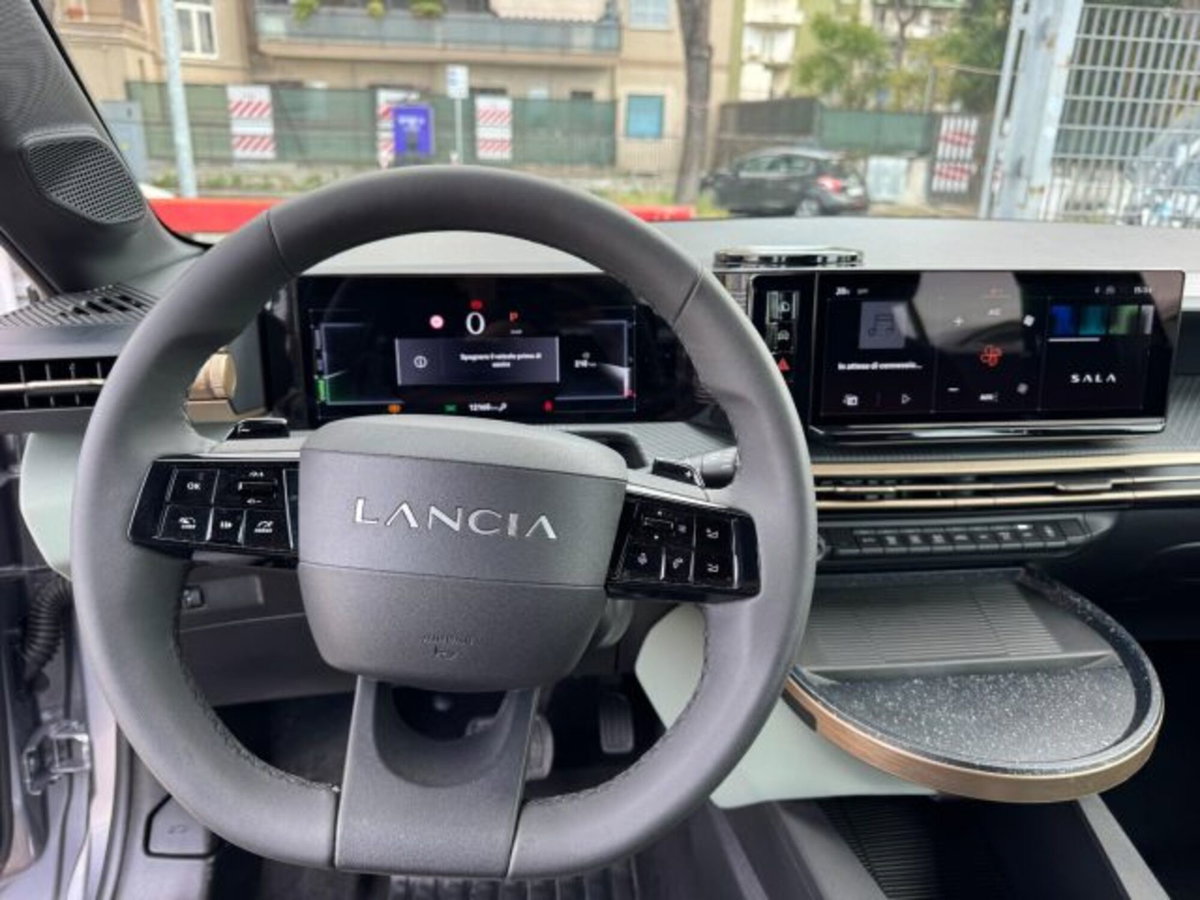 Lancia Ypsilon 1.2 mhev Edizione Limitata Cassina e-dct (19)