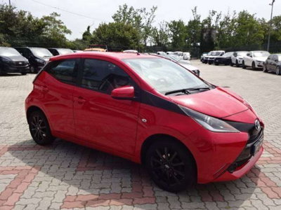 Toyota Aygo 1.0 VVT-i 69 CV 5 porte x-clusiv (3)