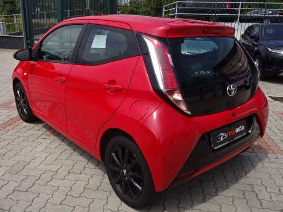 Toyota Aygo 1.0 VVT-i 69 CV 5 porte x-clusiv (6)