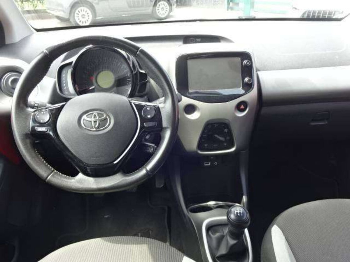 Toyota Aygo 1.0 VVT-i 69 CV 5 porte x-clusiv (7)