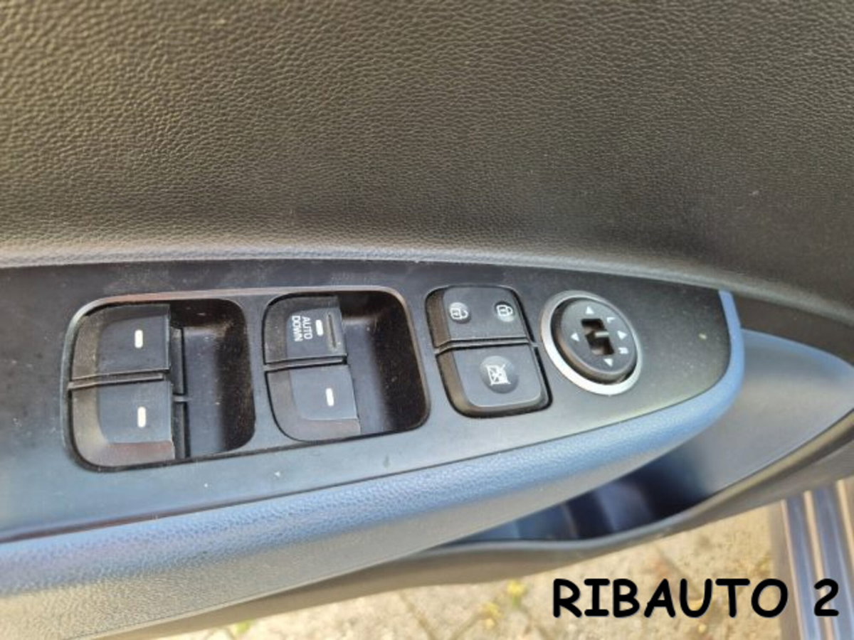 Hyundai i10 1.0 LPGI Econext Sound Edition (10)