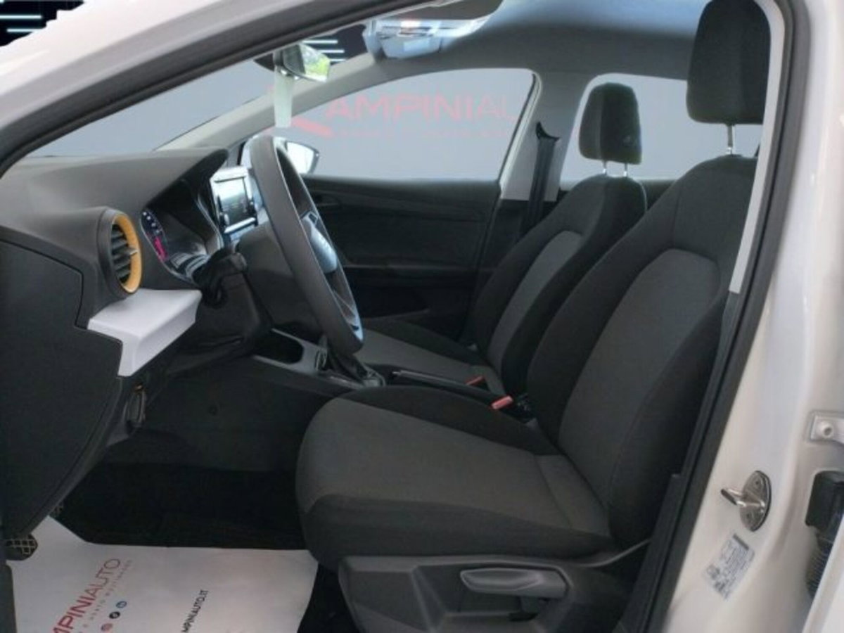 SEAT Ibiza 1.0 TGI 5 porte Business (14)