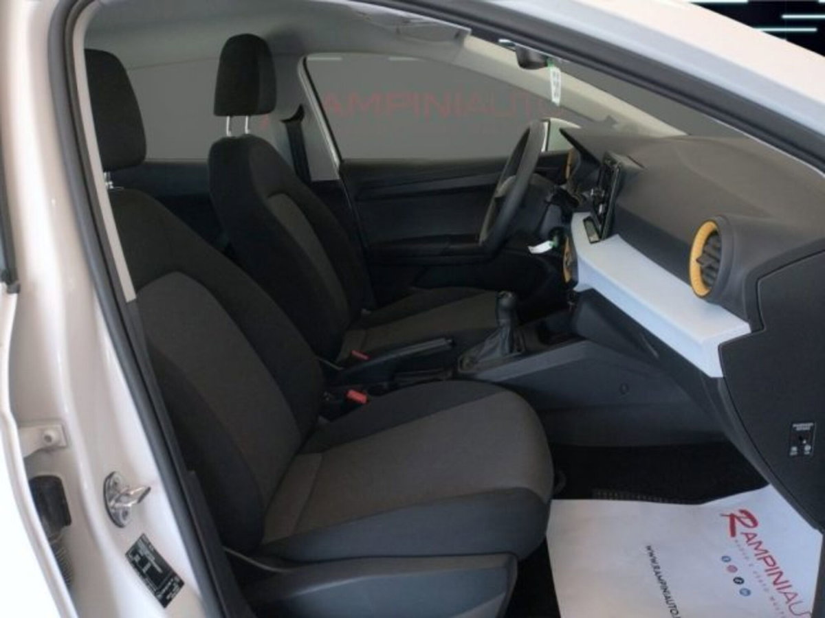 SEAT Ibiza 1.0 TGI 5 porte Business (17)