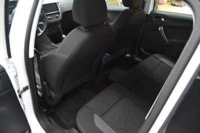Peugeot 2008 75 Active (10)