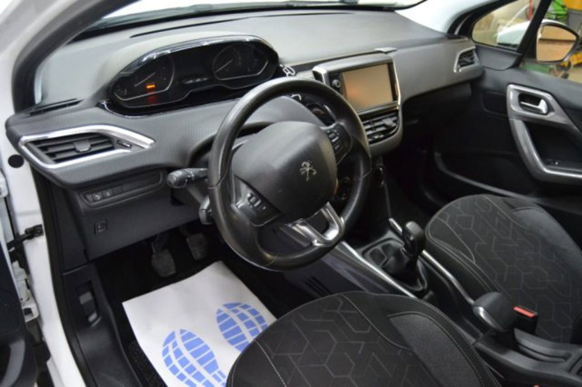 Peugeot 2008 75 Active (11)