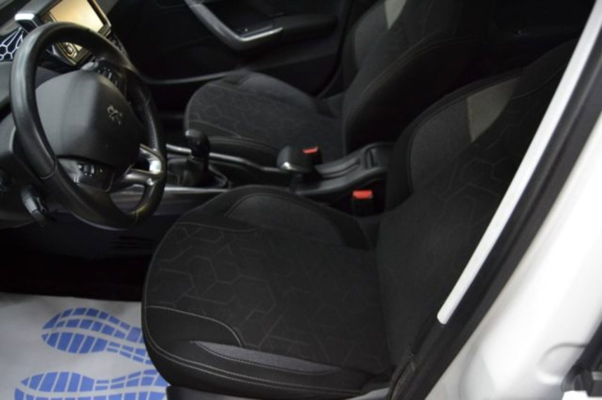 Peugeot 2008 75 Active (12)