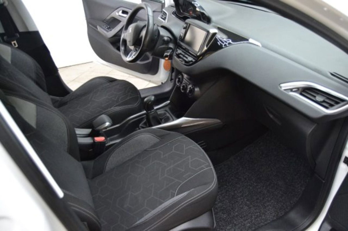 Peugeot 2008 75 Active (8)