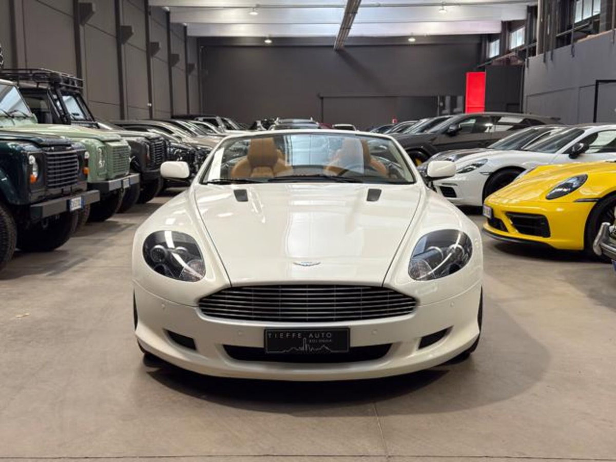 Aston Martin DB9 DB9 Volante (2)