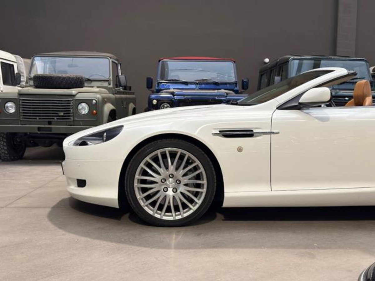 Aston Martin DB9 DB9 Volante (7)