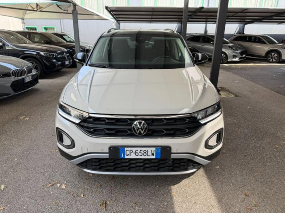 Volkswagen T-Roc 1.5 tsi Life dsg (2)