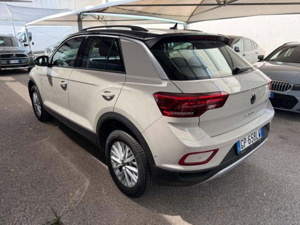 Volkswagen T-Roc 1.5 tsi Life dsg (3)
