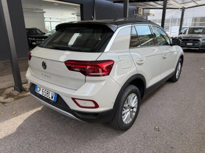 Volkswagen T-Roc 1.5 tsi Life dsg (4)