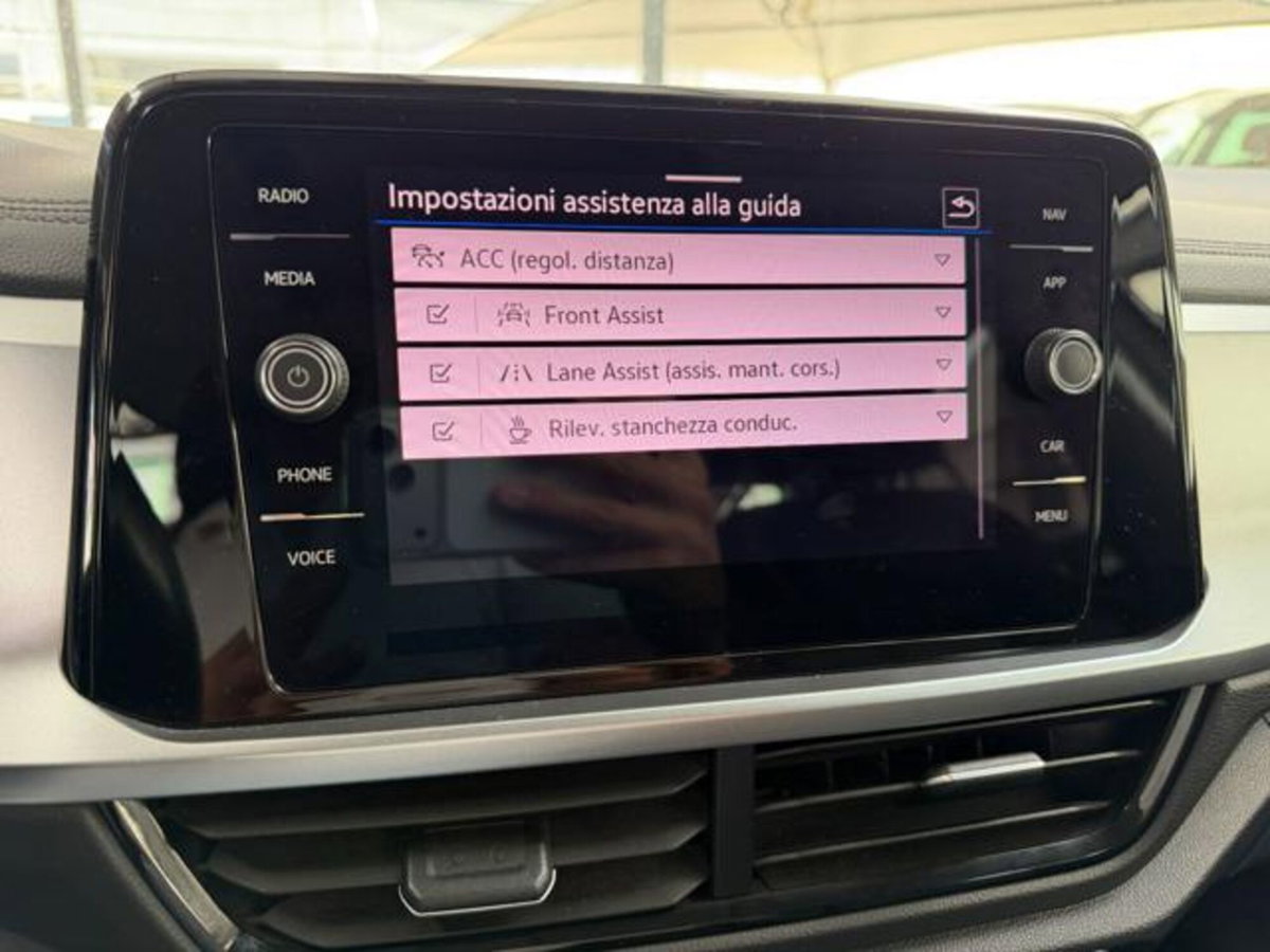 Volkswagen T-Roc 1.5 tsi Life dsg (9)