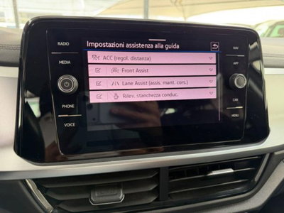 Volkswagen T-Roc 1.5 tsi Life dsg (9)