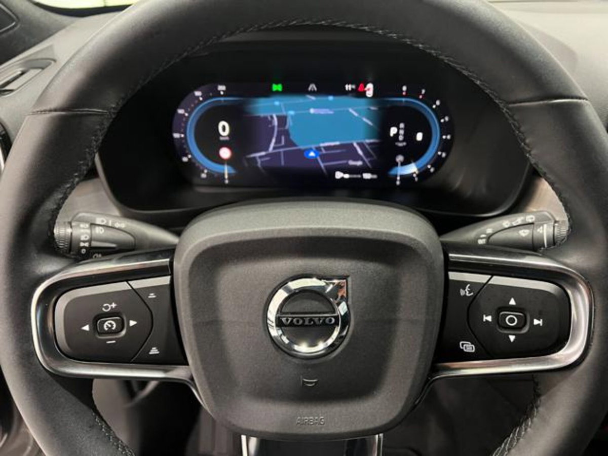 Volvo XC40 B3 automatico Core (10)