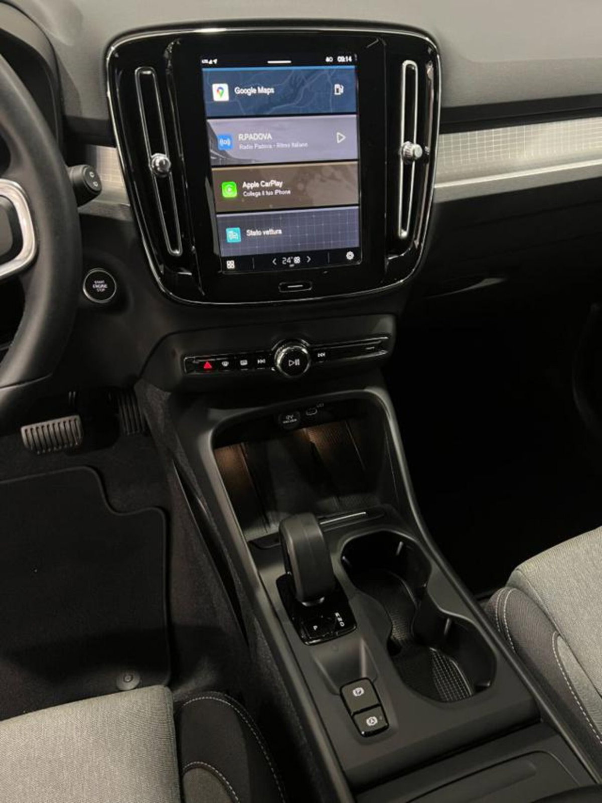 Volvo XC40 B3 automatico Core (11)