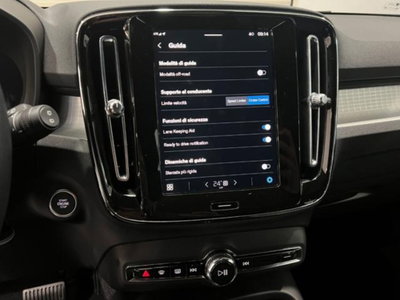 Volvo XC40 B3 automatico Core (12)