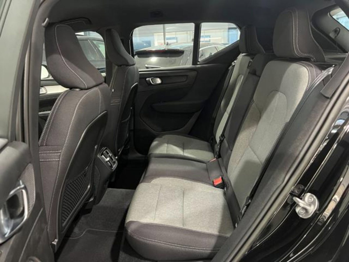 Volvo XC40 B3 automatico Core (15)