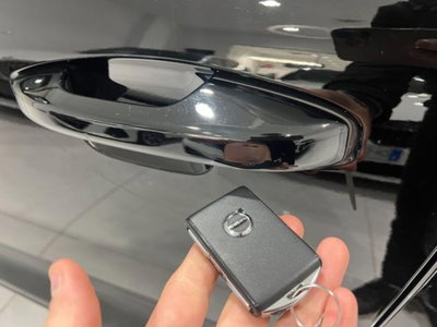 Volvo XC40 B3 automatico Core (17)