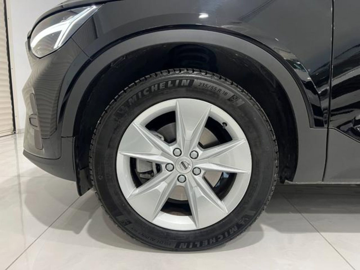 Volvo XC40 B3 automatico Core (6)