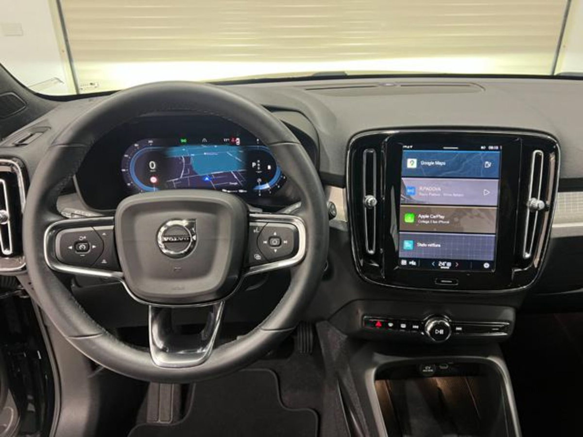 Volvo XC40 B3 automatico Core (9)