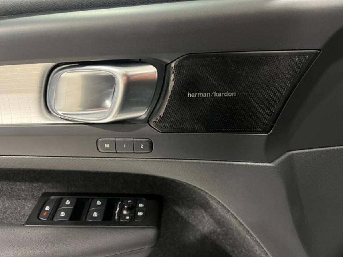Volvo XC40 T4 Recharge Plug-in Hybrid Inscription Expression (9)