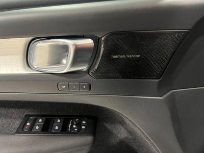 Volvo XC40 T4 Recharge Plug-in Hybrid Inscription Expression (9)