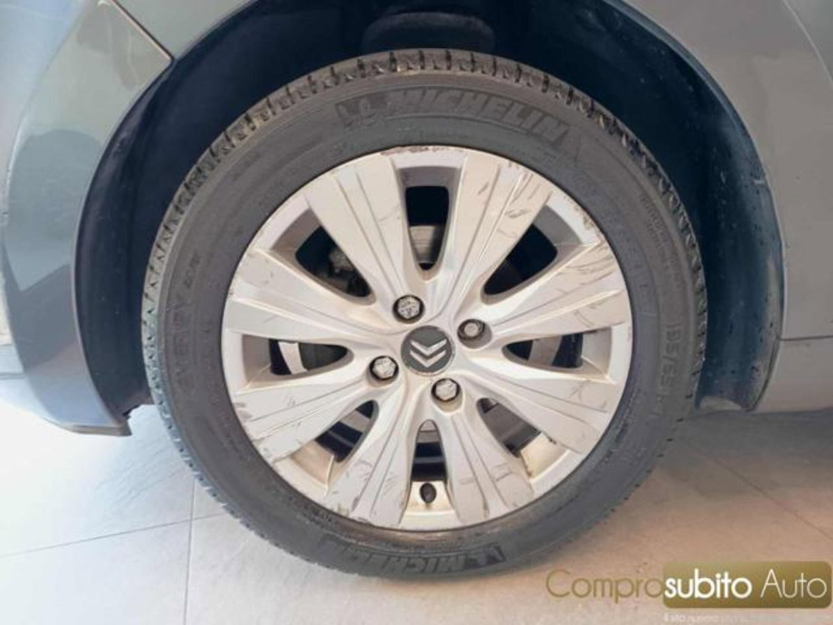 Citroen C3 Picasso 1.4 VTi 95 Exclusive Style (16)