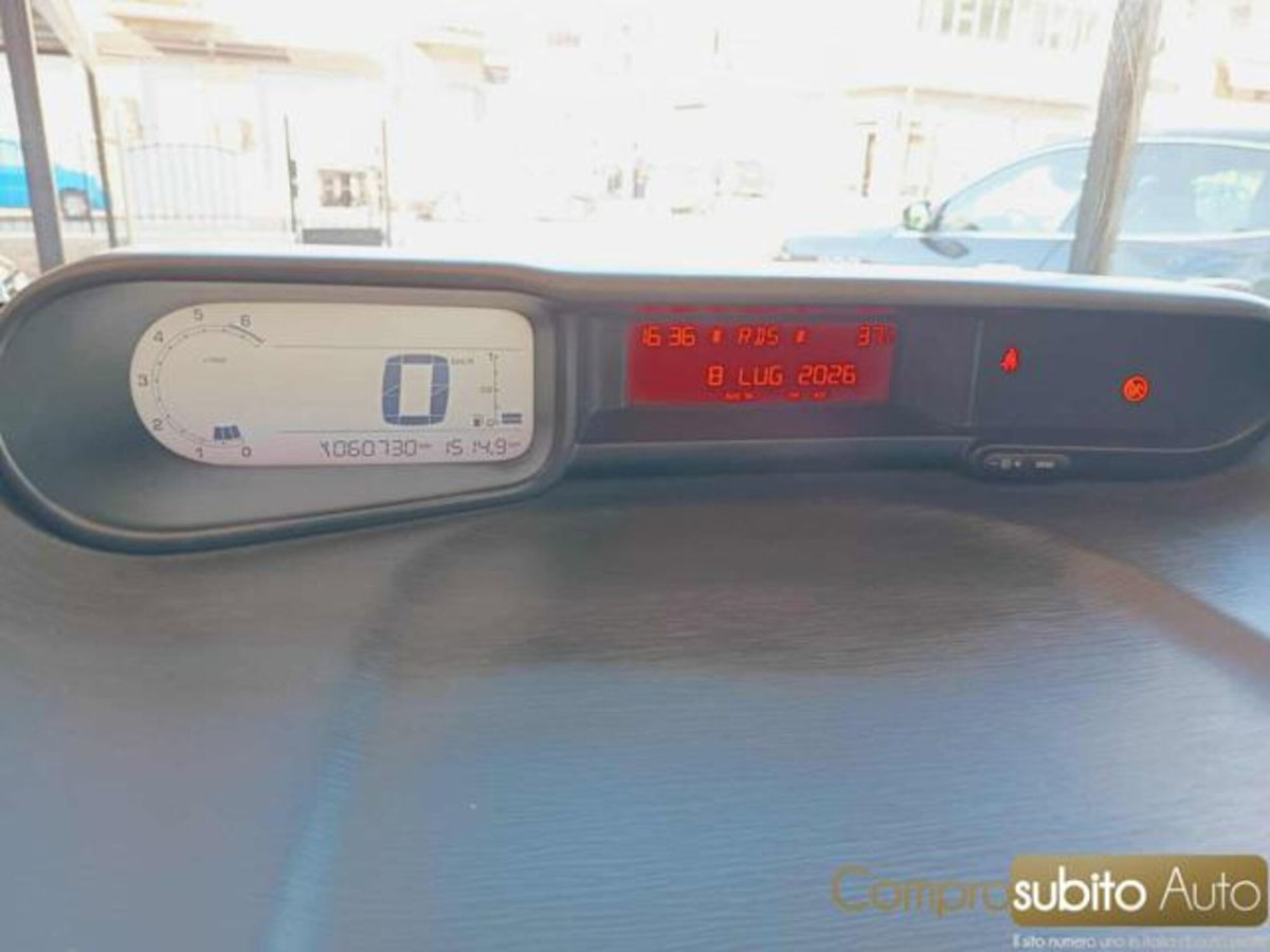Citroen C3 Picasso 1.4 VTi 95 Exclusive Style (19)