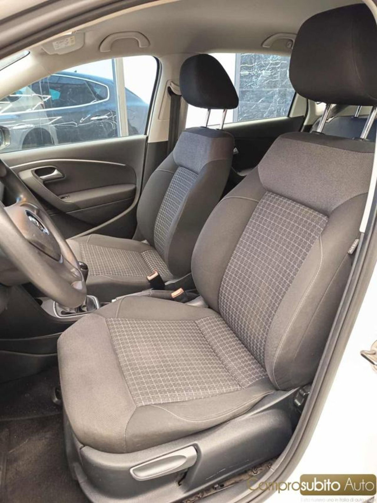 Volkswagen Polo 1.4 TDI 90 CV 5p. Highline BlueMotion Technology (16)