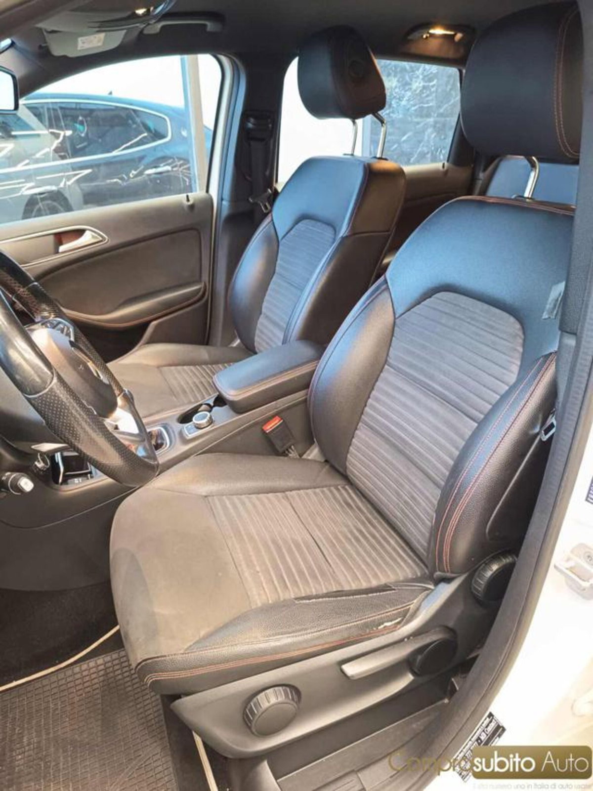 Mercedes-Benz Classe B 180 d Premium (10)