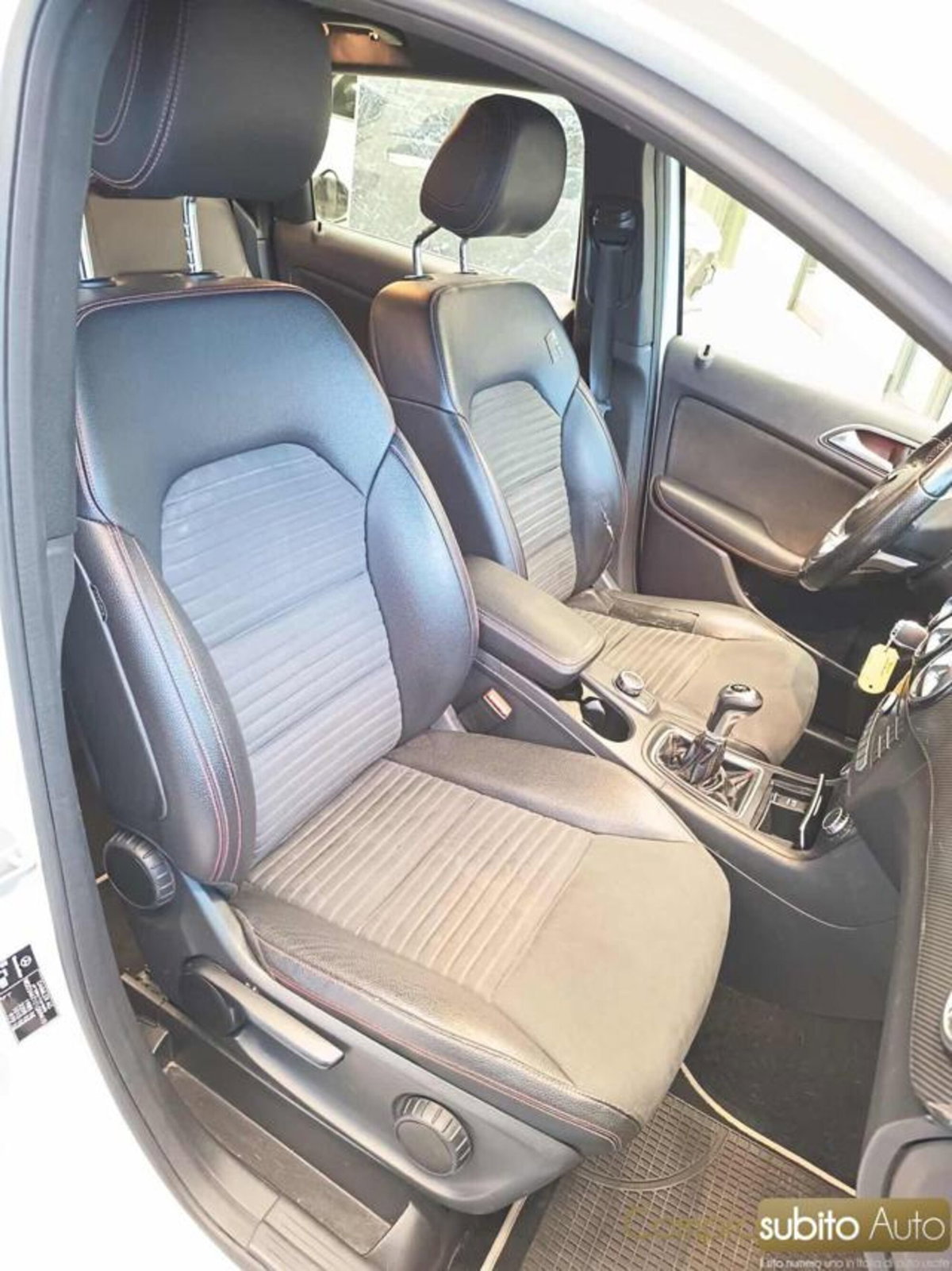 Mercedes-Benz Classe B 180 d Premium (12)