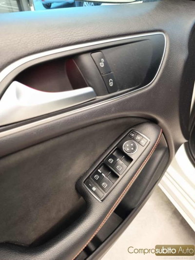 Mercedes-Benz Classe B 180 d Premium (13)