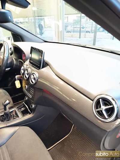 Mercedes-Benz Classe B 180 d Premium (18)