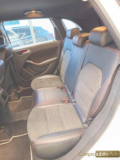 Mercedes-Benz Classe B 180 d Premium (9)