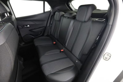 Peugeot 2008 BlueHDi 130 S&S EAT8 Allure Pack (3)