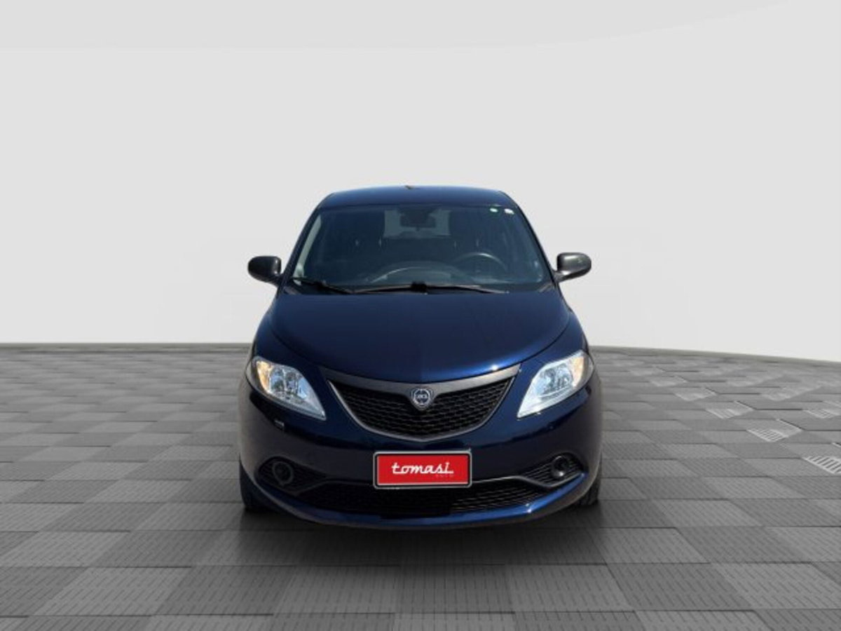 Lancia Ypsilon 1.0 FireFly 5 porte S&S Hybrid Ecochic Silver (8)