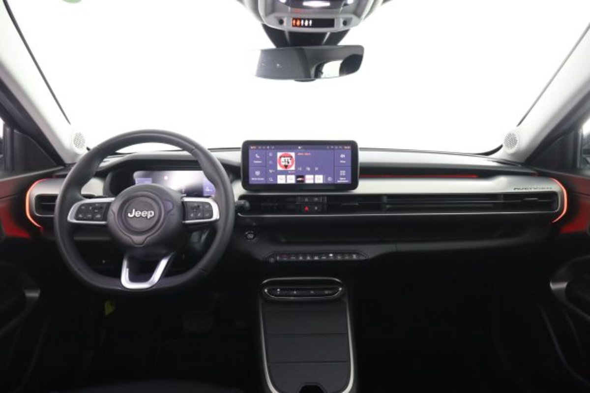 Jeep Avenger 1.2 turbo e-hybrid mhev Summit fwd 110cv edct6 (4)