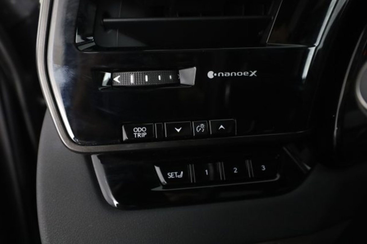 Lexus RX L Hybrid Luxury (17)