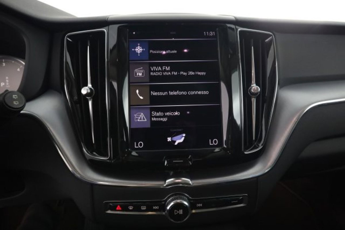 Volvo XC60 B4 Geartronic Momentum Pro (11)