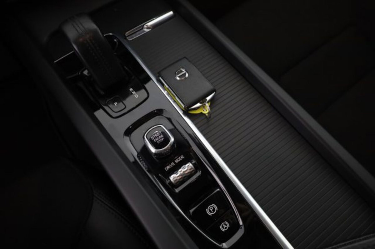 Volvo XC60 B4 Geartronic Momentum Pro (13)