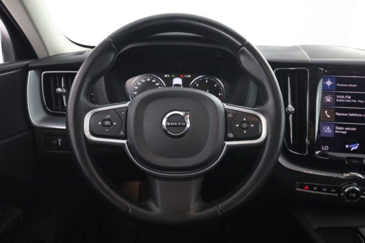 Volvo XC60 B4 Geartronic Momentum Pro (5)