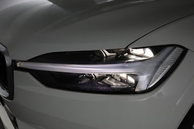 Volvo XC60 B4 Geartronic Momentum Pro (9)