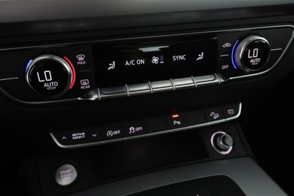 Audi Q5 40 TDI quattro S tronic Business (14)