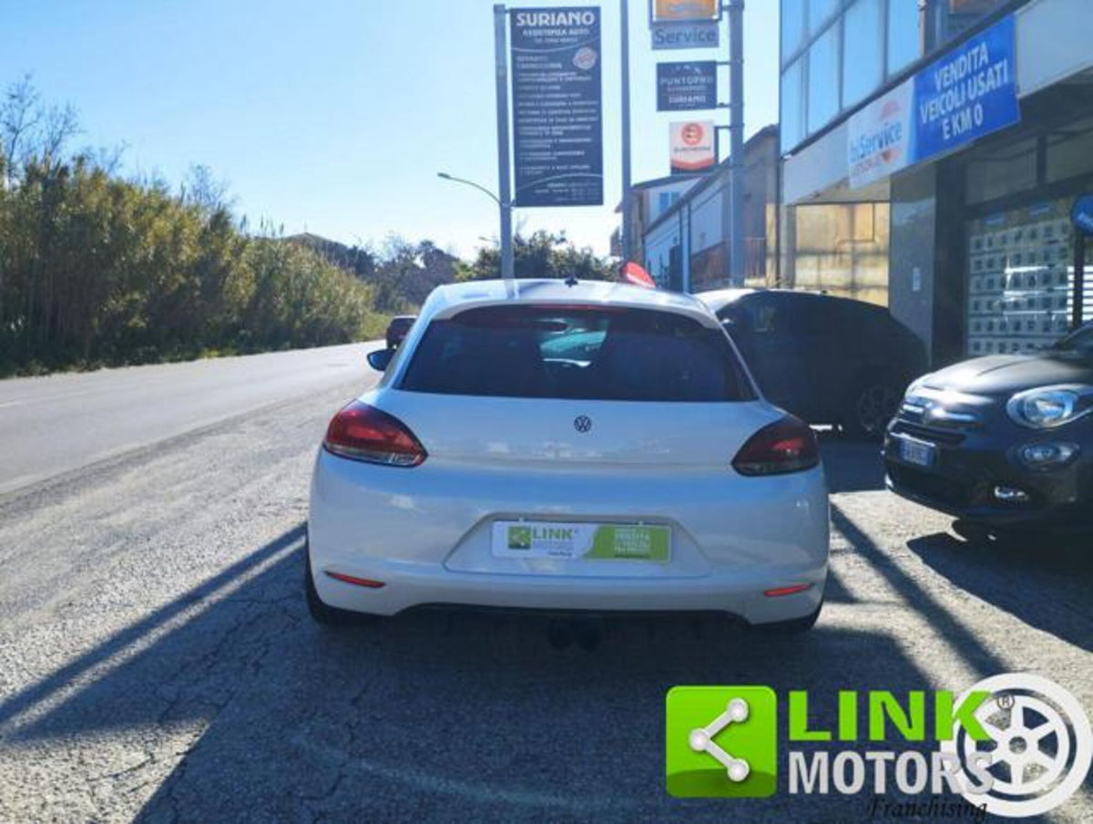 Volkswagen Scirocco 2.0 TDI 170 CV DPF (10)